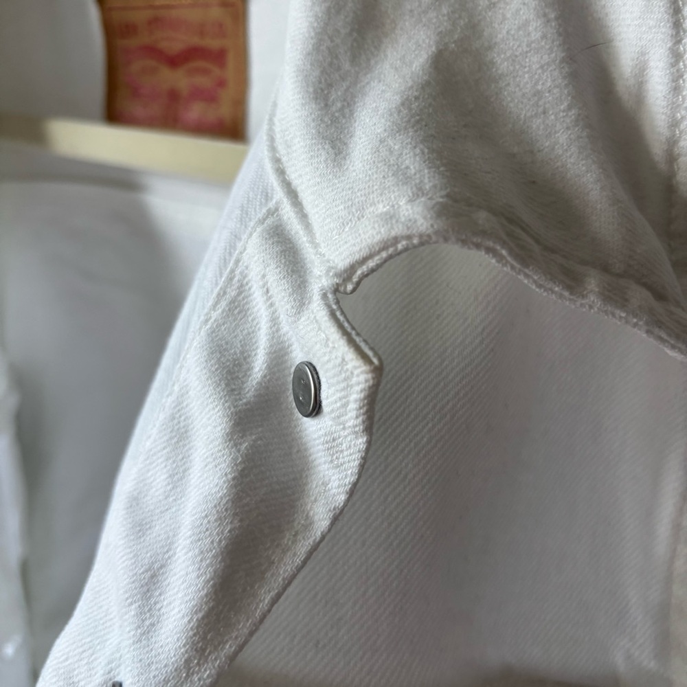 Levi’s Original Trucker Jacket - White Denim Jacket - Picture 5 of 8
